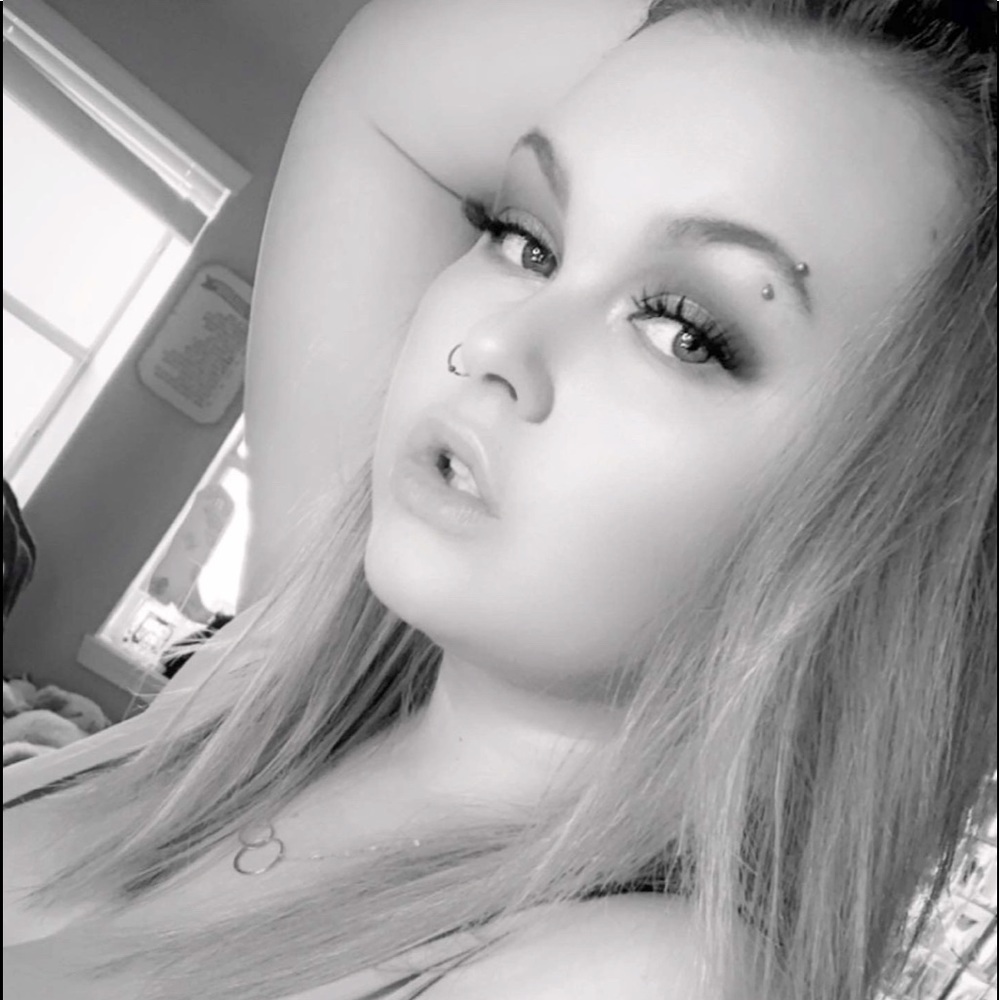 Meet your Posher, Alexandra